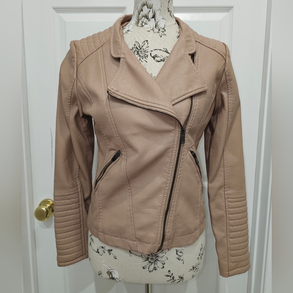 Wishlist Apparel, Women's Size Small Faux Leather Jacket - Picture 2 of 12